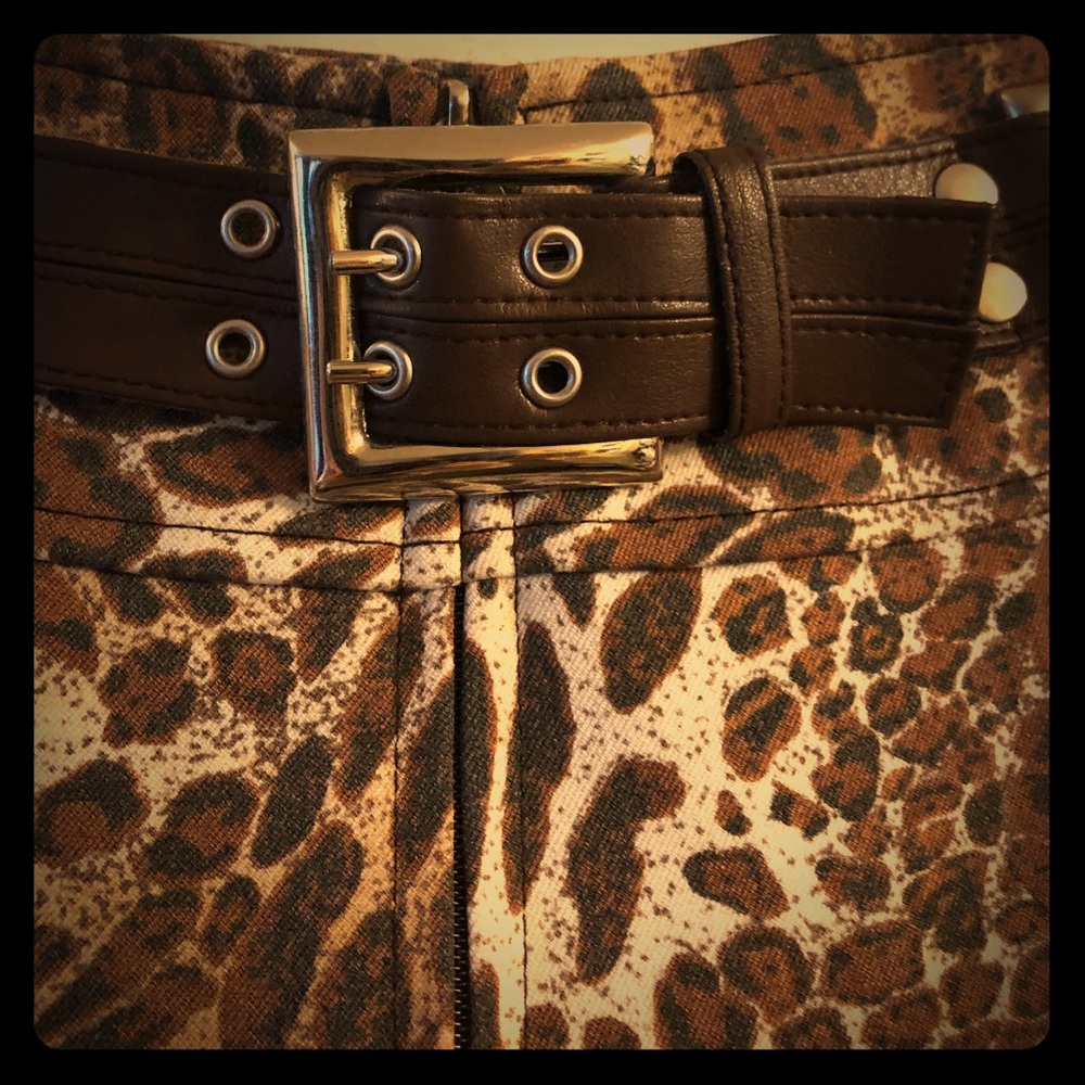 Fitelle leopard pants with attached belt
